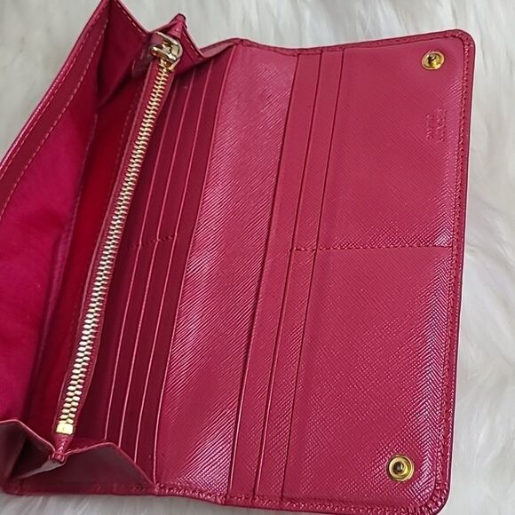 💯 Authentic Prada Safiano Long Wallet 🍀 - Picture 13 of 14